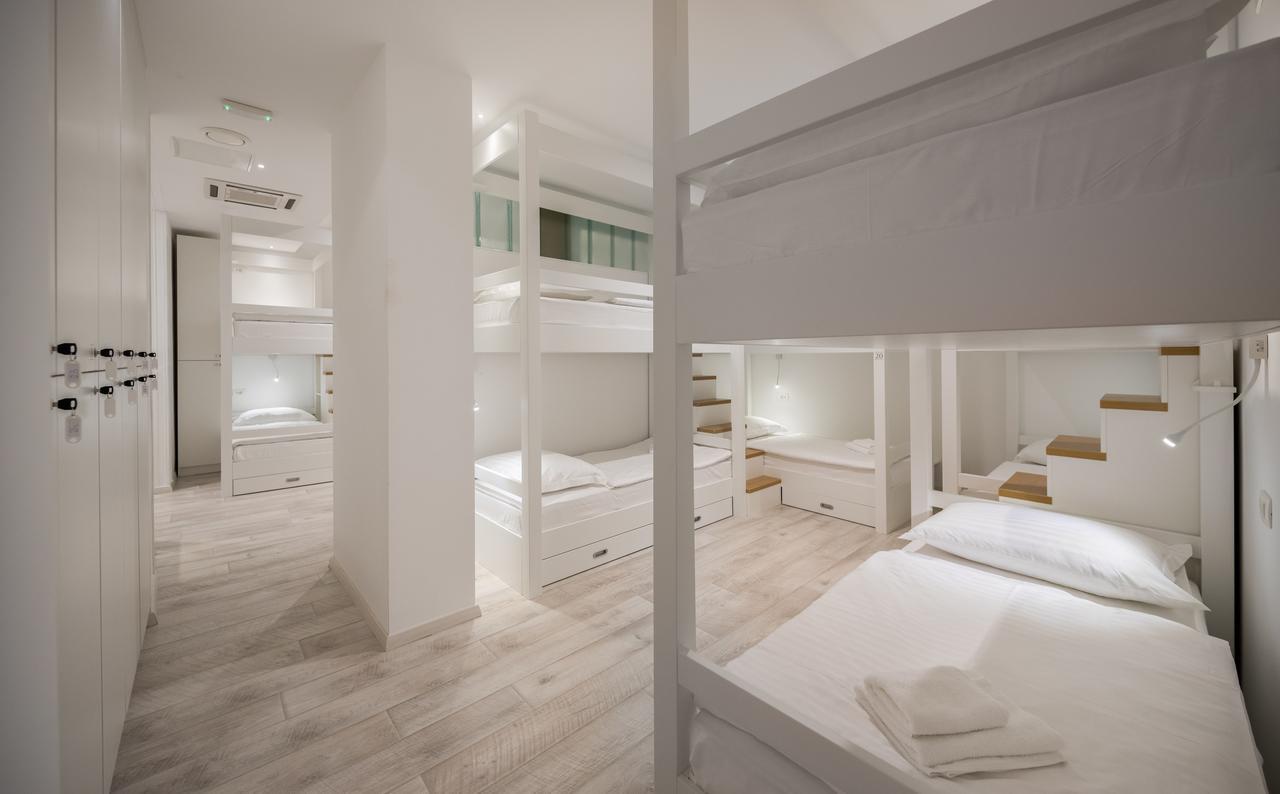 Boutique Hostel Posteya Split Bagian luar foto